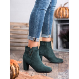 Vinceza Bottines en daim sur un bar vert 4