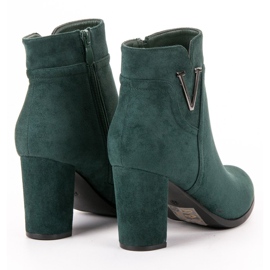 Vinceza Bottines en daim sur un bar vert 2