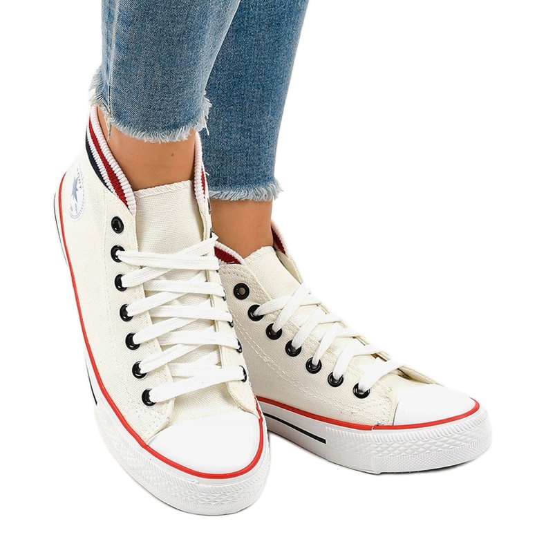 Baskets blanches classiques à lacets W01 1