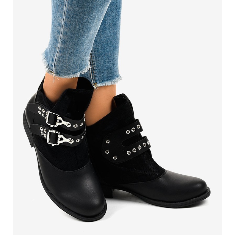 Bottines noires à talons plats avec boucles A-256 le noir 2