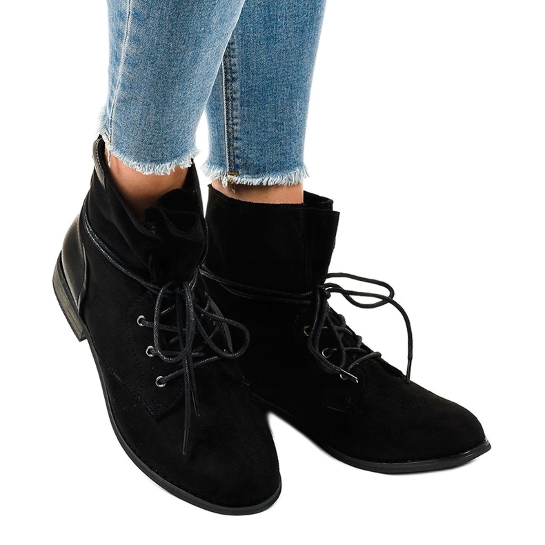 Bottines en daim noir S83 1