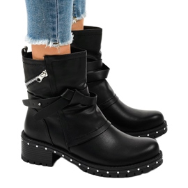 Bottes noires sur une semelle massive A-360 le noir 2