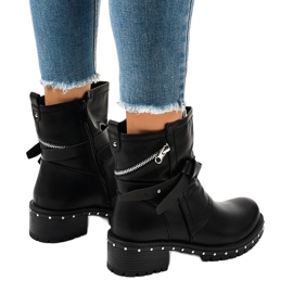 Bottes noires sur une semelle massive A-360 le noir 3