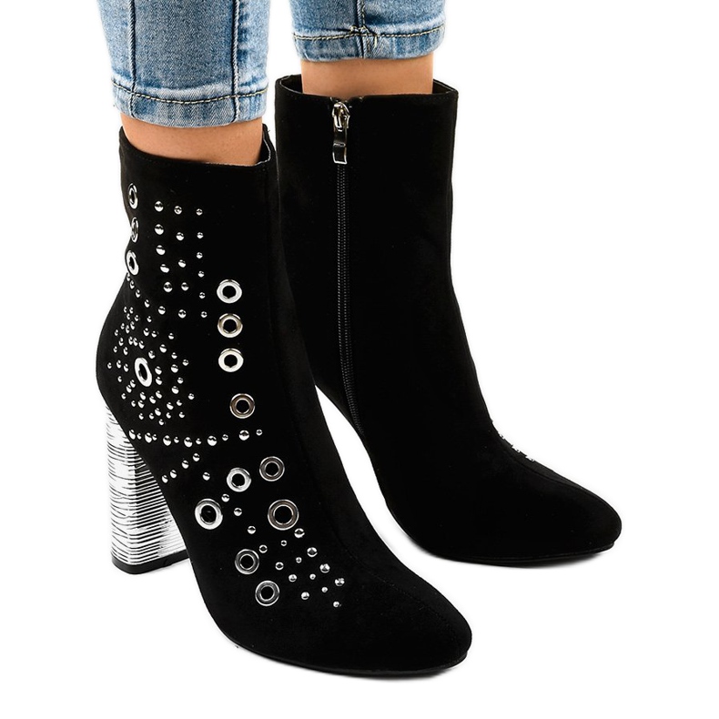 Bottines en daim noir sur le montant AE28P le noir 1