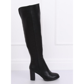 Cuissardes sur le poteau noir F128 Black 1