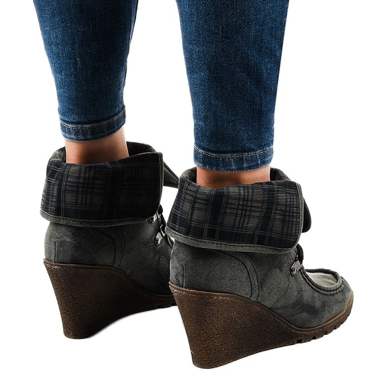 Bottines en daim noir à motif damier CH-22 1