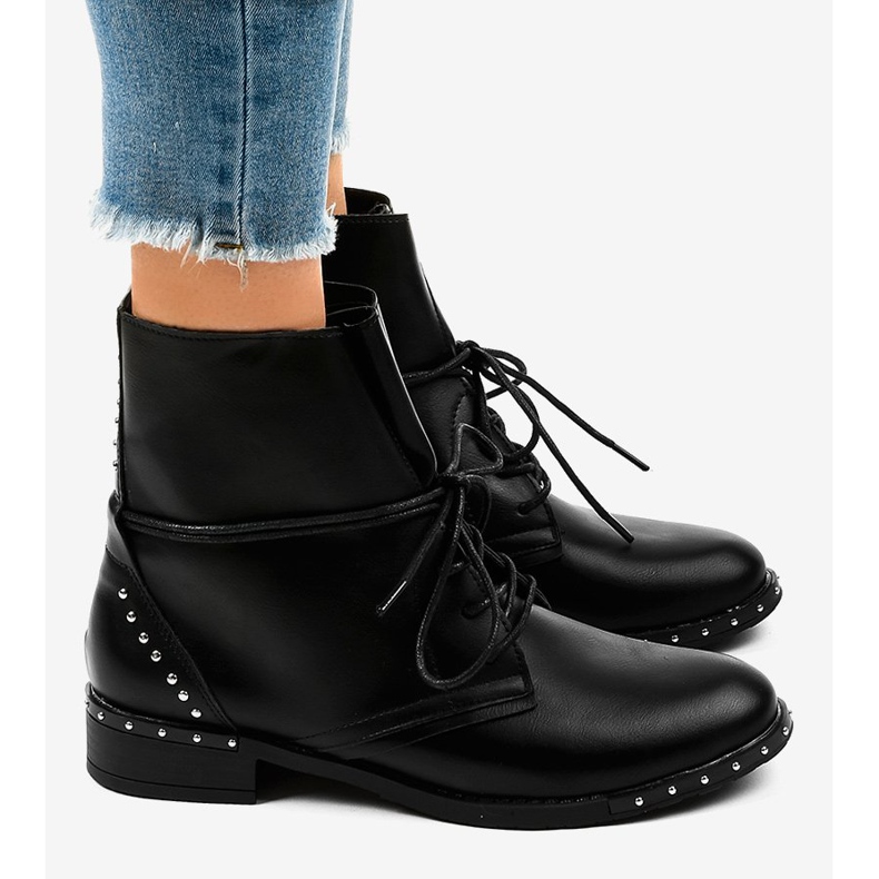Bottines plates noires à lacets A-251 2