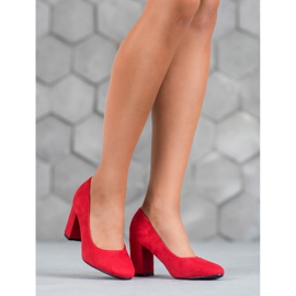 Ch. Creation Pompes sur un pilier rouge 3
