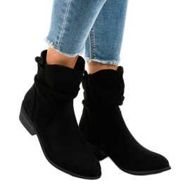 Bottines en daim noir avec une fermeture éclair 3893 le noir 1