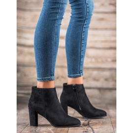 Abloom Bottines en daim sur un bar le noir 5