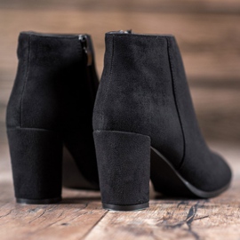 Abloom Bottines en daim sur un bar le noir 2