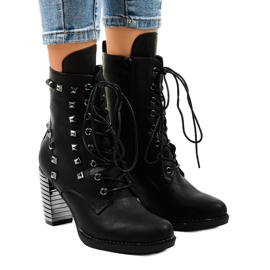 Bottines noires à clous F117 le noir 1