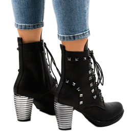 Bottines noires à clous F117 le noir 3