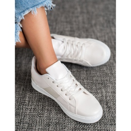Emaks Baskets mode blanche 1