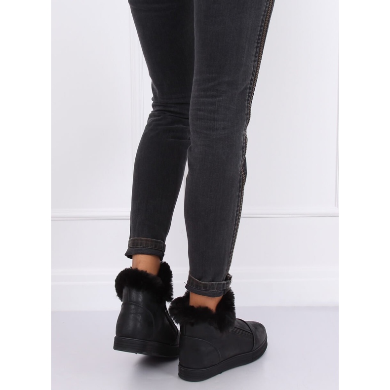 Baskets montantes noires avec fourrure W19-29 Noir le noir 1 Baskets montantes noires avec fourrure W19-29 Noir le noir 1