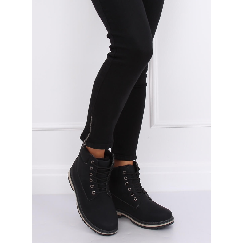 Bottes en bois isolées noires W19-42 Noir le noir 2