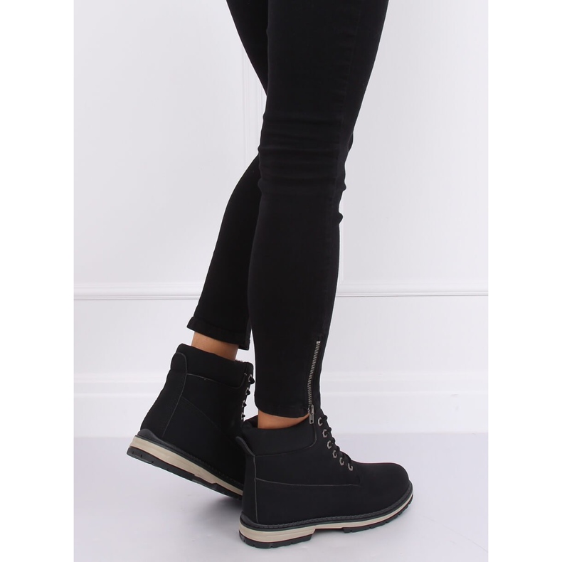 Bottes en bois isolées noires W19-42 Noir le noir 1