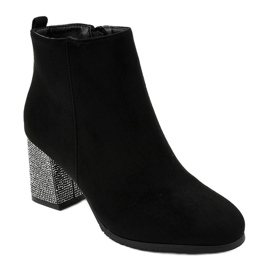 Bottines en daim noir sur le poteau DS00055 1