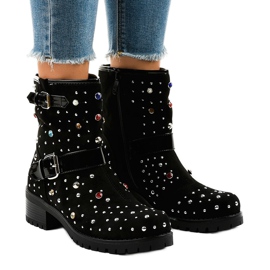 Bottes isolantes noires, richement décorées T185 1