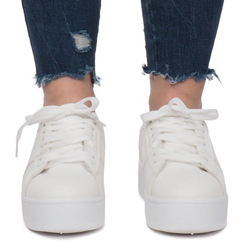 Baskets blanches sur la plateforme Livet De Lux 1