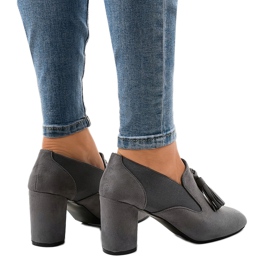 Escarpins en daim gris sur le montant LL-97P 3
