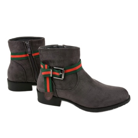 Bottes en daim gris sur le poteau avec une boucle 6119 3
