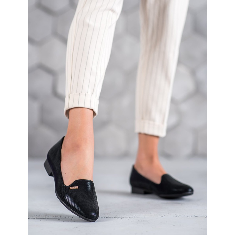 Miss Mode seigneuriale le noir 1 Miss Mode seigneuriale le noir 1