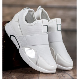 Ideal Shoes Baskets à enfiler à la mode blanche 3