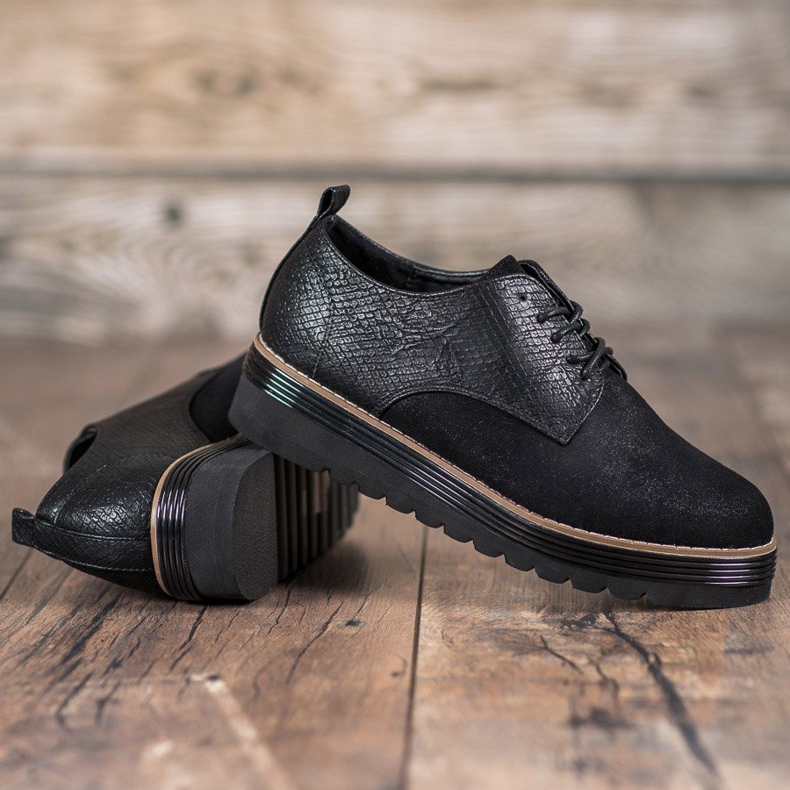 SHELOVET Chaussures sur la plateforme à imprimé serpent le noir 2