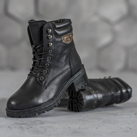 SHELOVET chaussons militaires sur un poste noir 1