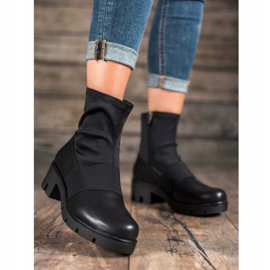 Filippo Bottes noires sur la plate-forme 1