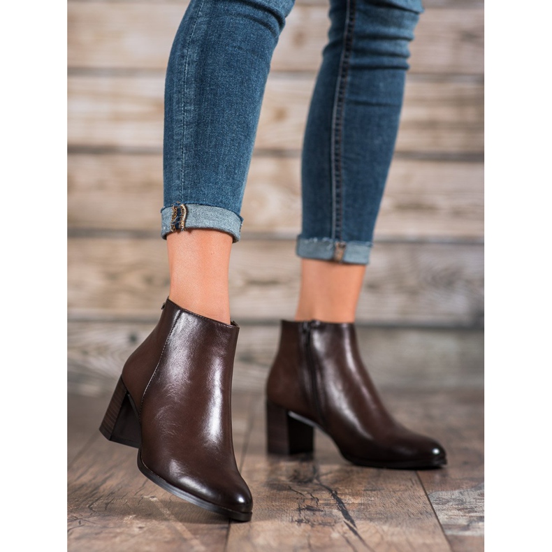 Bottes sur un poteau VINCEZA brun 1 Bottes sur un poteau VINCEZA brun 1