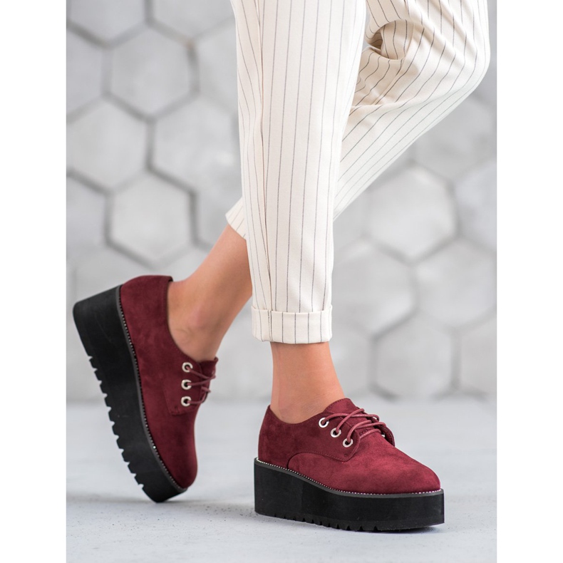 SHELOVET Chaussures en daim sur la plateforme rouge 2