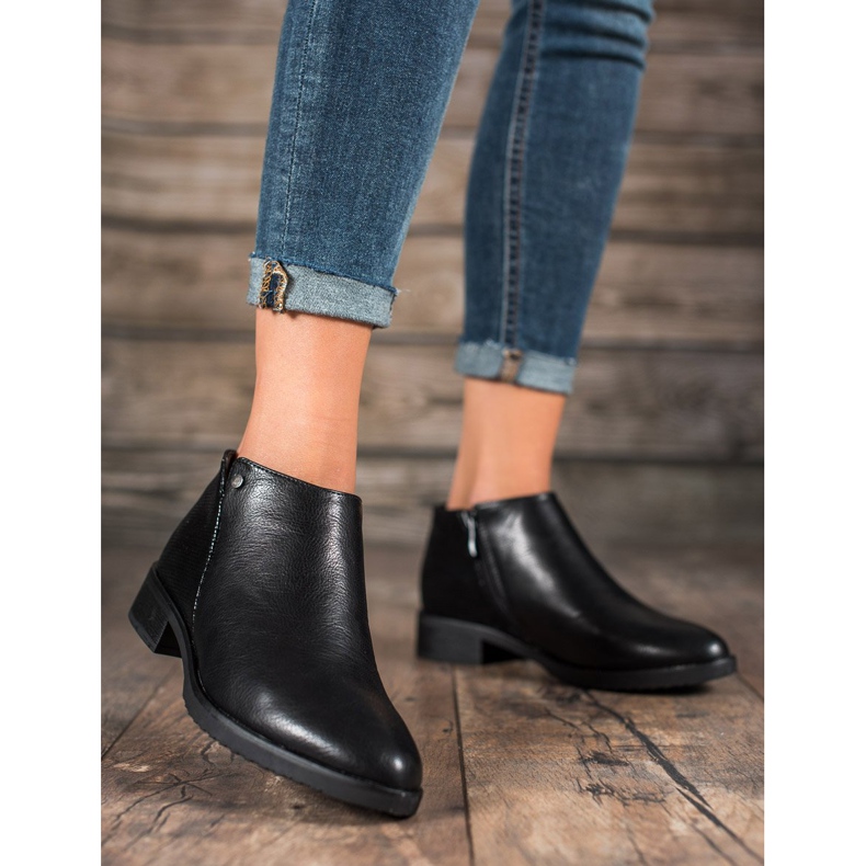 M.Daszyński Bottes à talons plats noir 1