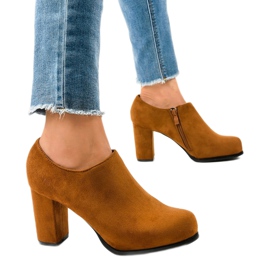 Bottines en daim camel avec une fermeture éclair JM-9 brun 4