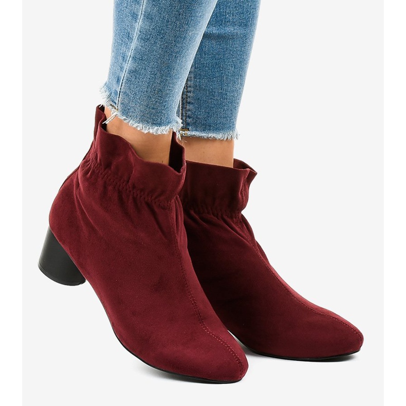 Bottes en daim marron sur le poteau JM5512M rouge 2