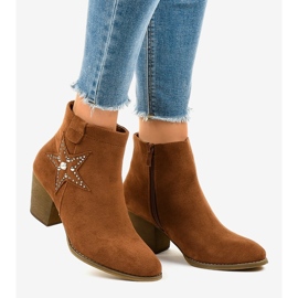 Boots en daim marron sur le poteau étoile L88-163 brun 1