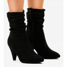 Bottines en daim noir sur le poteau F027 le noir 1