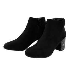 Bottes en daim noir sur le poteau décorées de FD-106 le noir 2