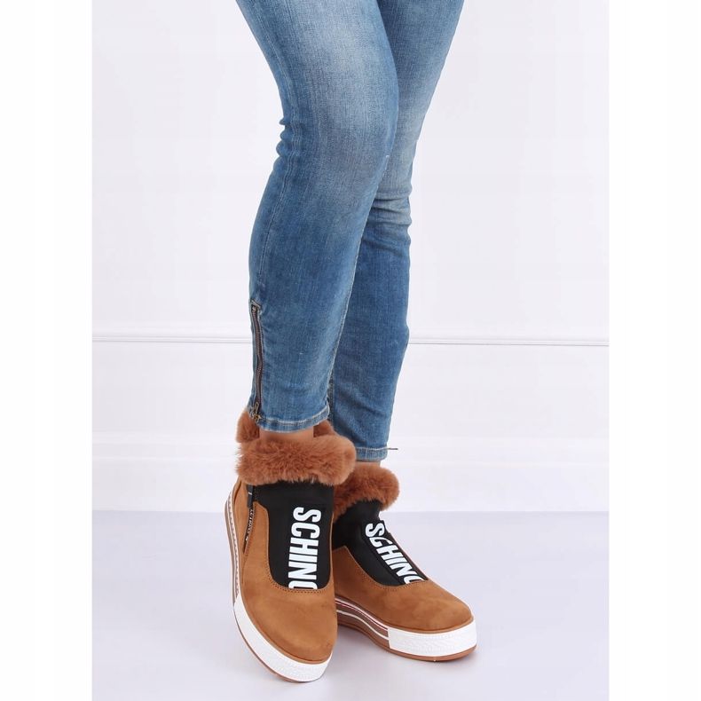 Baskets isolées marron NB311 Camel brun 2