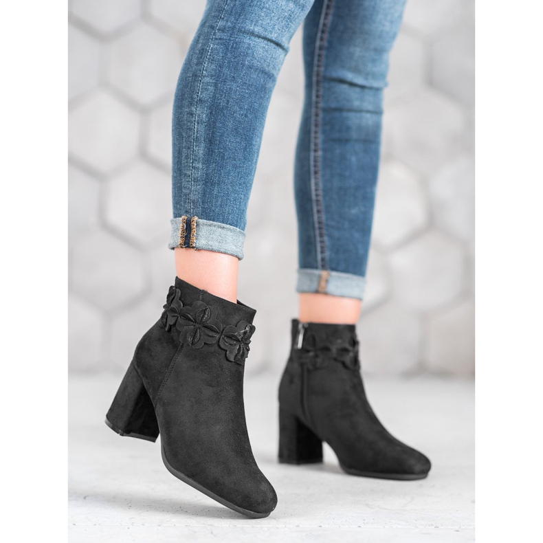 Kylie Bottes noires en daim 1
