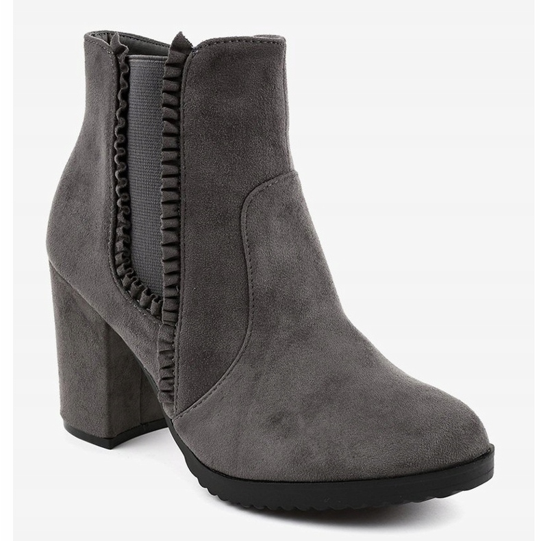 Bottes en daim gris sur le poteau A-762 1