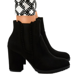 Bottines en daim noir sur le poteau A-762 le noir 2