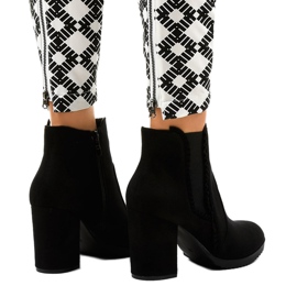Bottines en daim noir sur le poteau A-762 le noir 3