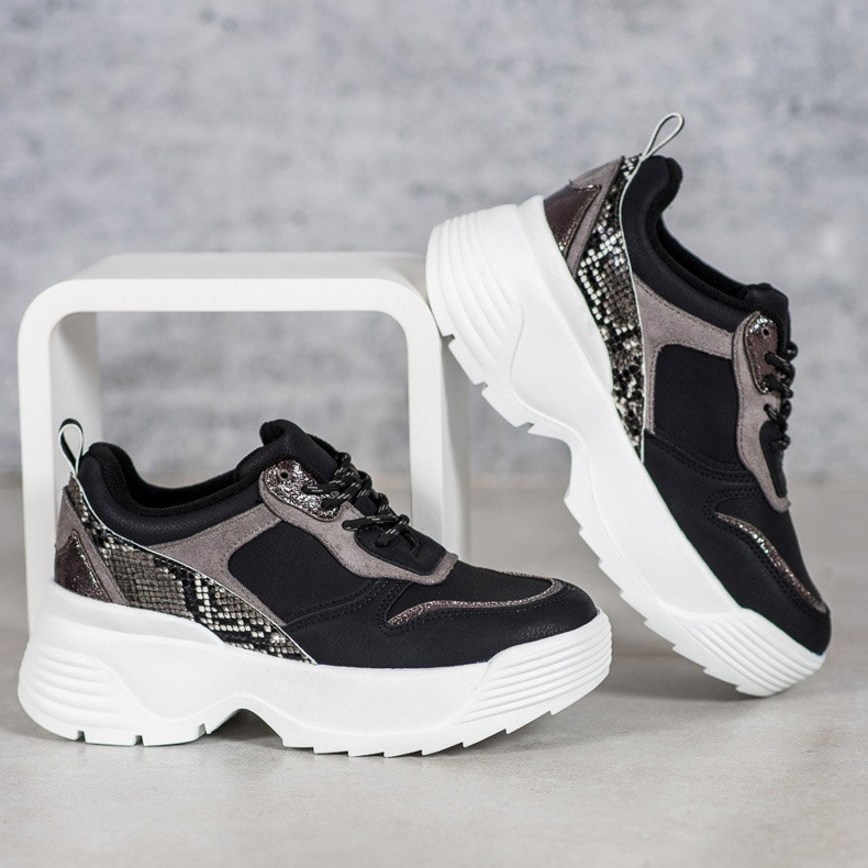 Snekaers sur la plateforme VICES noir 1