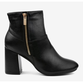 Bottines noires avec une fermeture éclair 7755N le noir 2
