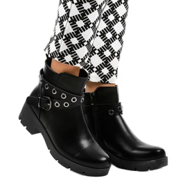 Bottines noires à talons plats avec boucle 9996-2 le noir 1