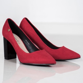 Goodin Escarpins en daim sur un pilier rouge 3