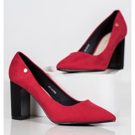 Goodin Escarpins en daim sur un pilier rouge 4