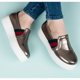 Kylie Slipons sur la plate-forme gris 1